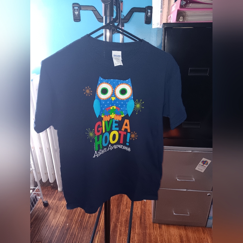 Autism Awareness Give A Hoot Gildan Heavy Cotton T-shirt Size Large Youth